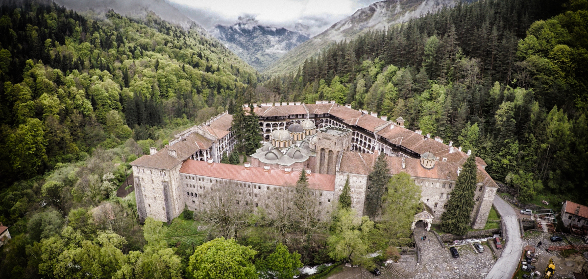 Рилски манастир, общ изглед